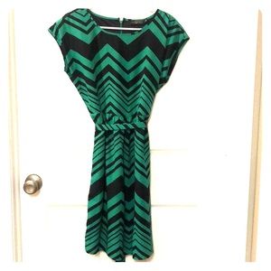 CLOSET CLOSING MAKE OFFER chevron dress Limited 4